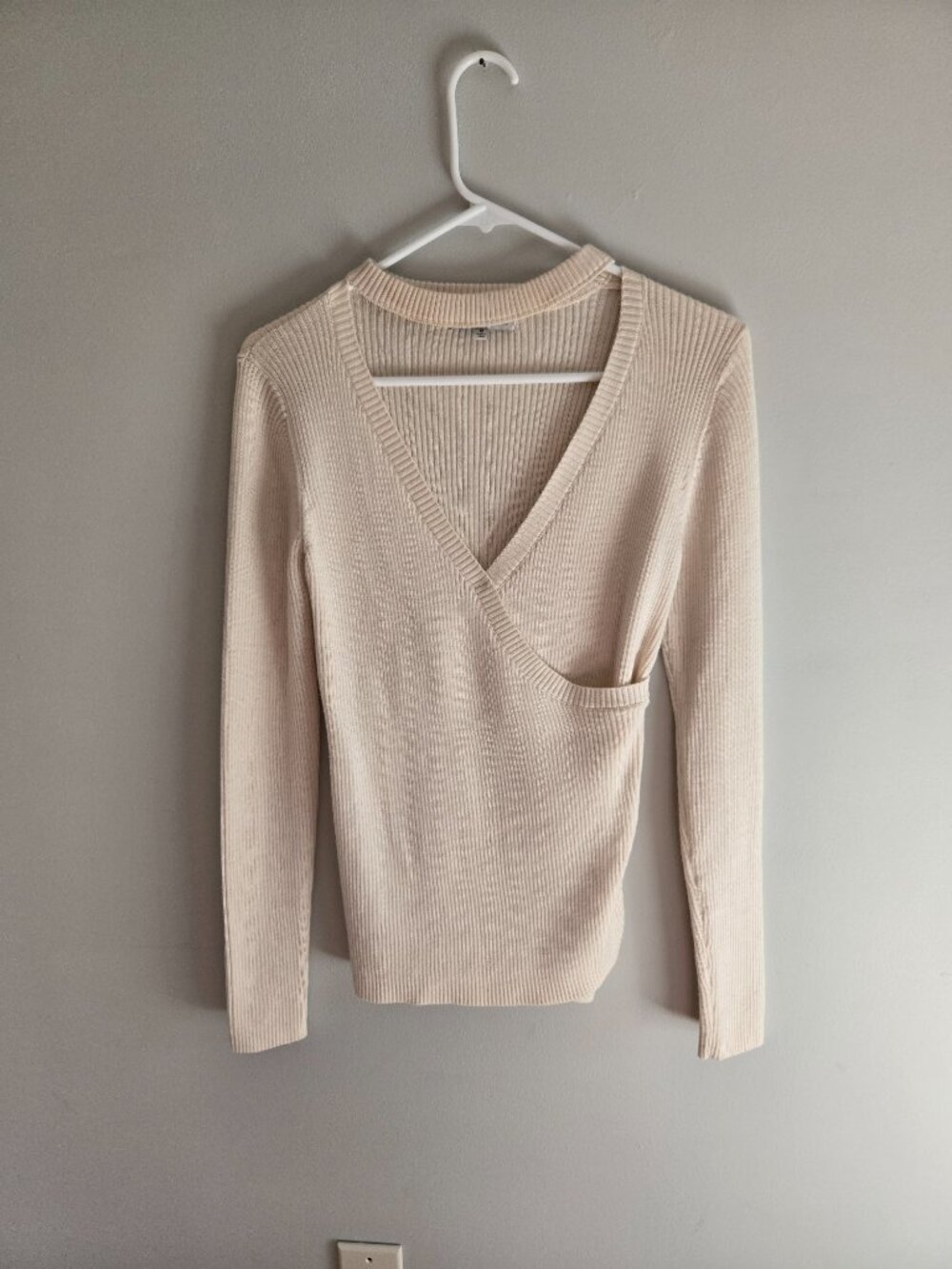 Heartloom Cream Ribbed Crossover front Sweater, Size S, Never worn